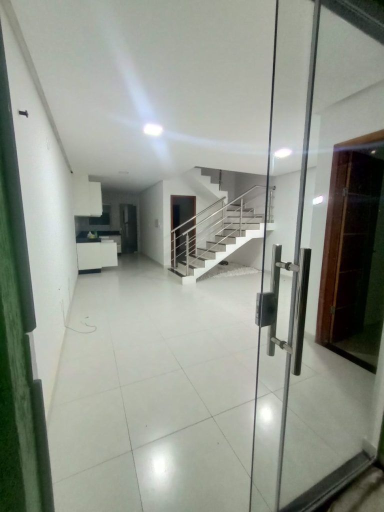 Duplex no bairro Felícia Duplex no bairro Felícia