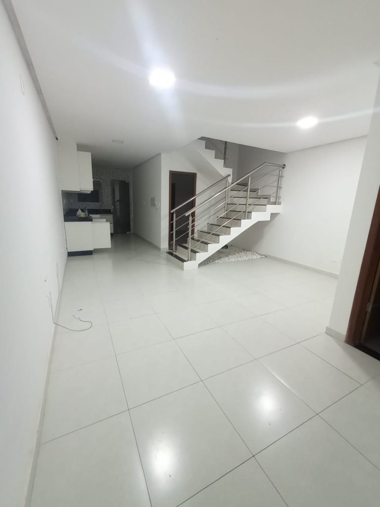 Duplex no bairro Felícia Duplex no bairro Felícia