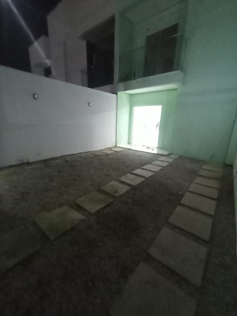 Duplex no bairro Felícia Duplex no bairro Felícia