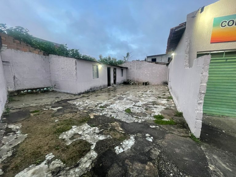 Terreno com Ponto Comercial à Venda na Vila Serrana IV Terreno com Ponto Comercial à Venda na Vila Serrana IV