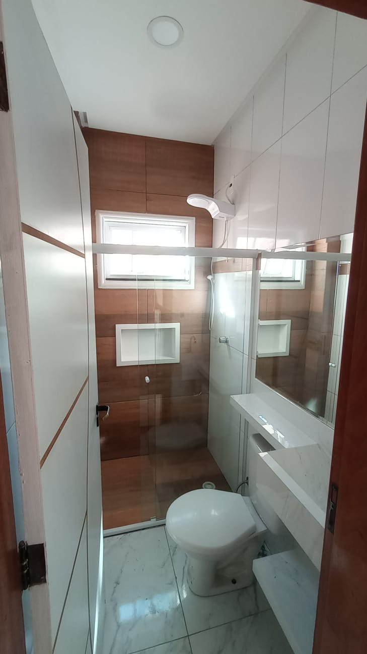 Casa Triplex à Venda no bairro Felícia