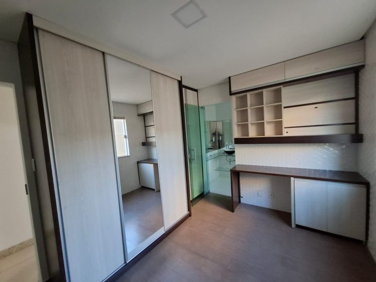Casa a venda no bairro Candeias