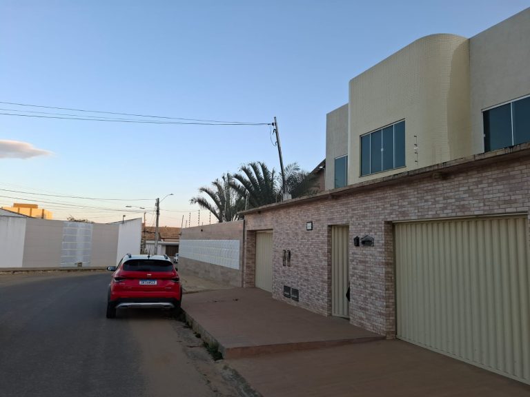 Casa a venda no bairro Candeias