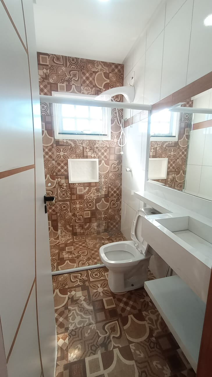 Casa Triplex à Venda no bairro Felícia