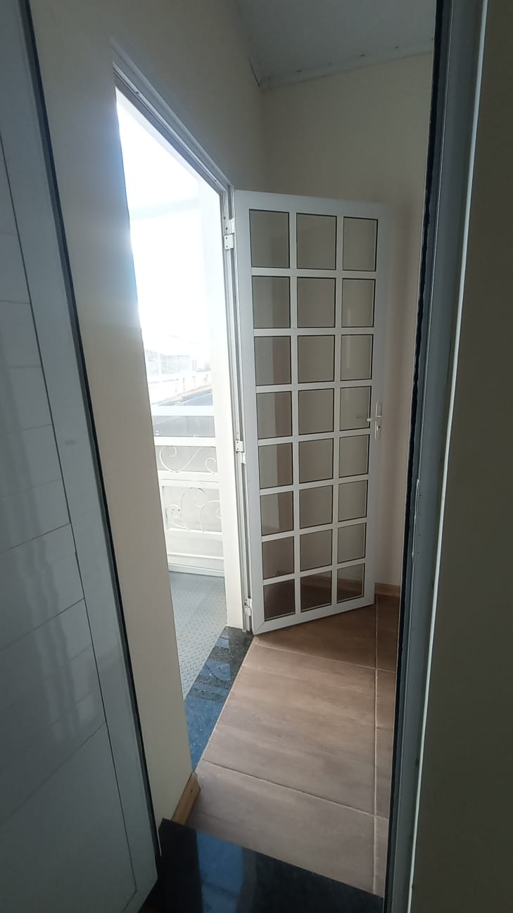 Casa Triplex à Venda no bairro Felícia