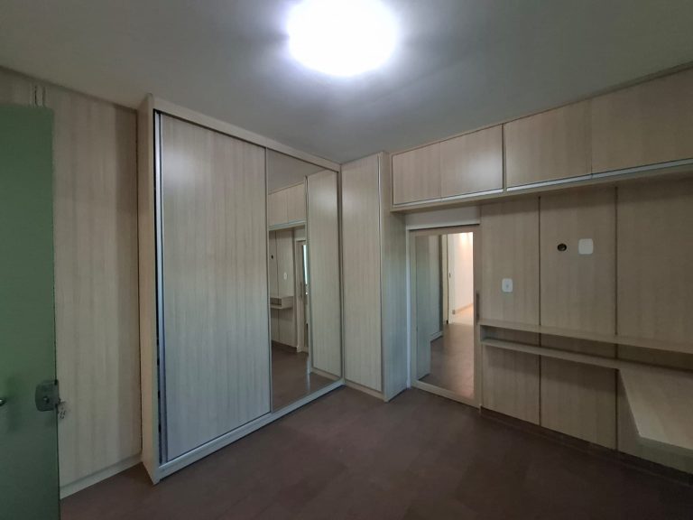 Casa a venda no bairro Candeias
