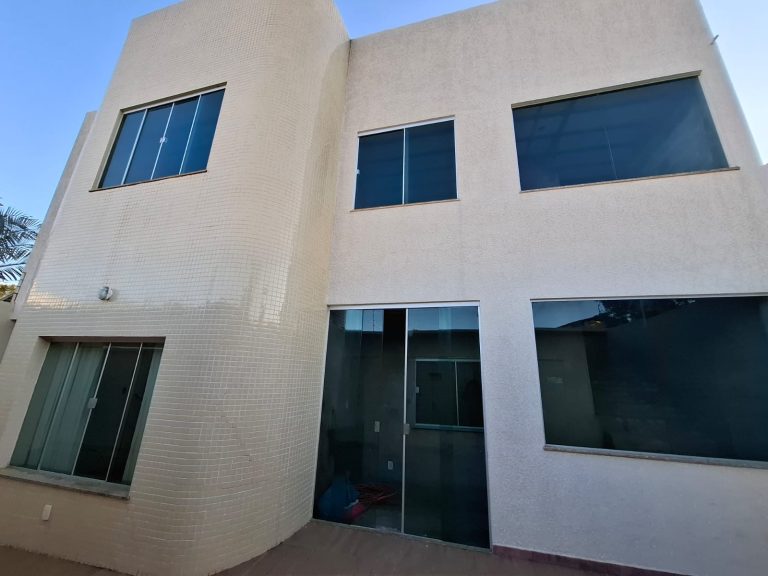 Casa a venda no bairro Candeias