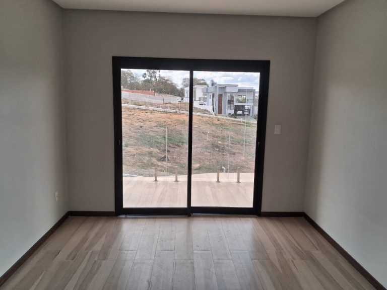 Casa de alto padrão a venda no Condomínio Residencial Caminho das Árvores