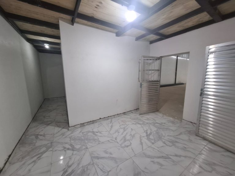 Pontos comerciais para alugar com Habite-se ao fundo do Shopping Conquista Sul na Alameda dos Pássaros
