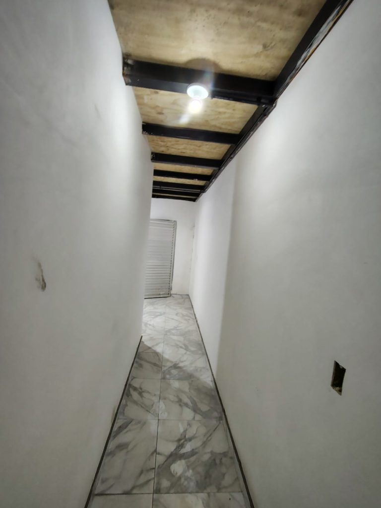 Pontos comerciais para alugar com Habite-se ao fundo do Shopping Conquista Sul na Alameda dos Pássaros