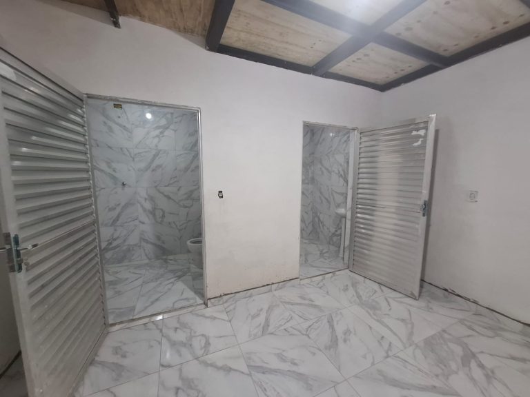 Pontos comerciais para alugar com Habite-se ao fundo do Shopping Conquista Sul na Alameda dos Pássaros