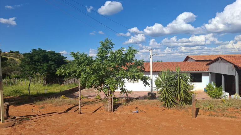 VENDE-SE SÍTIO – ESTRADA VELHA DE CARAÍBAS