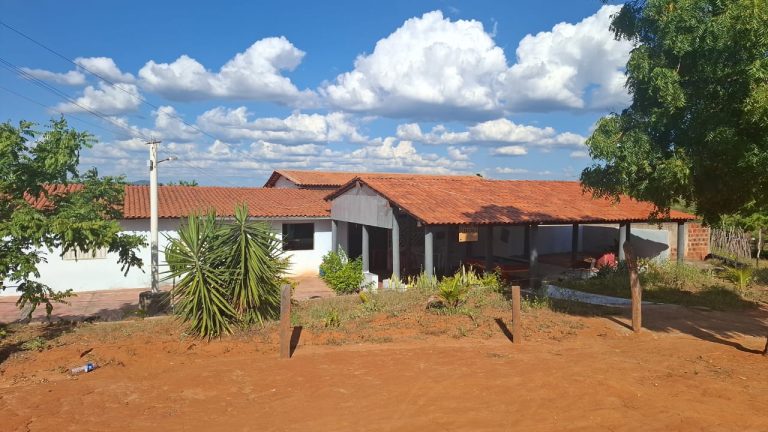 VENDE-SE SÍTIO – ESTRADA VELHA DE CARAÍBAS