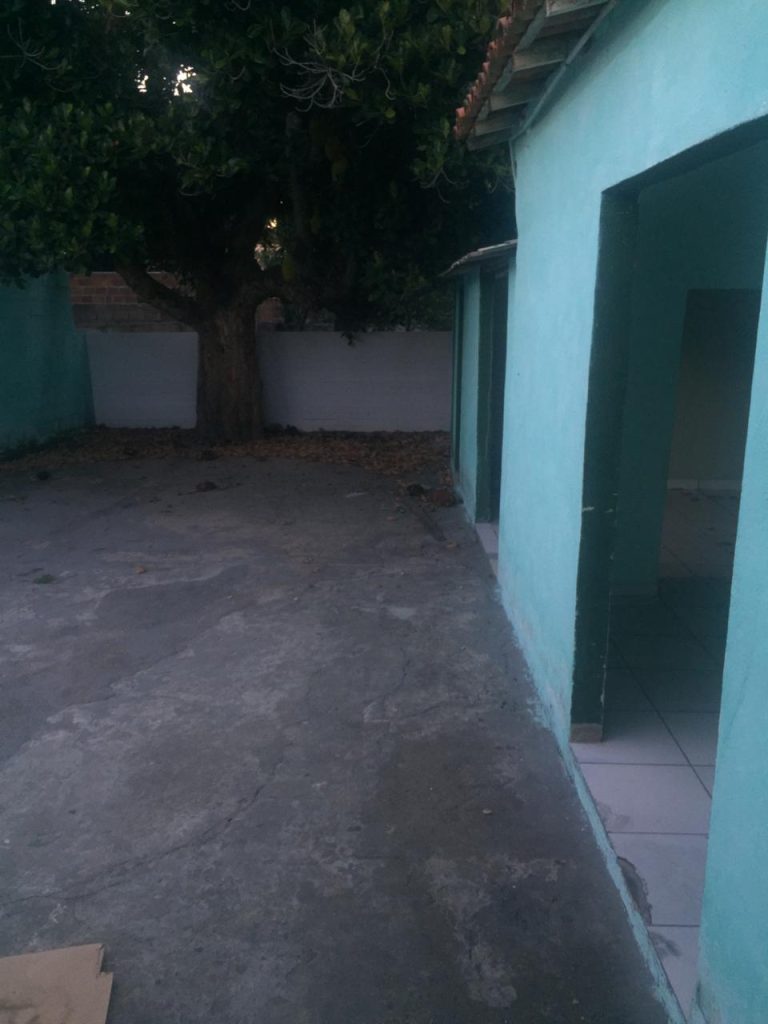 Terreno a venda com casa e ponto comercial no Bairro Recreio