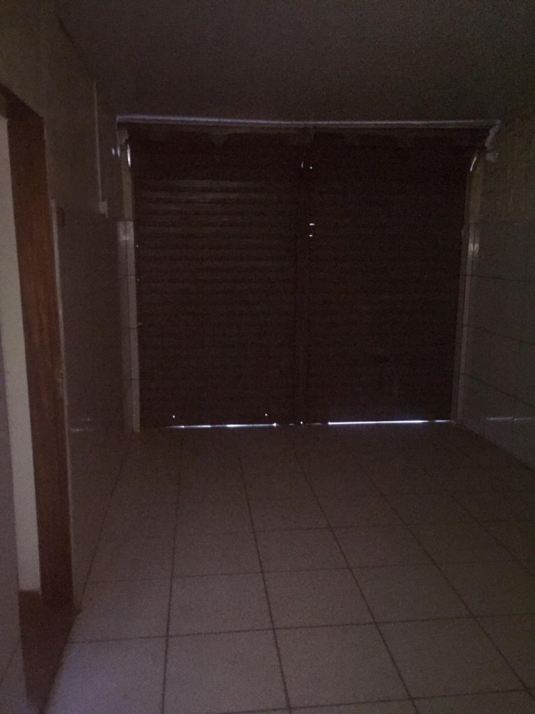 Terreno a venda com casa e ponto comercial no Bairro Recreio