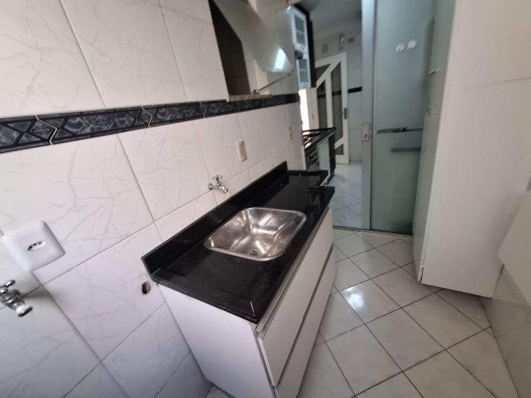 Apartamento mobiliado no bairro Candeias