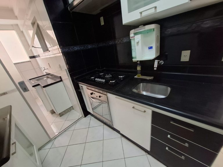 Apartamento mobiliado no bairro Candeias
