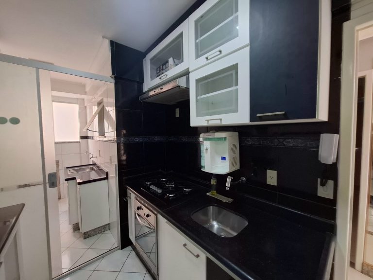 Apartamento mobiliado no bairro Candeias