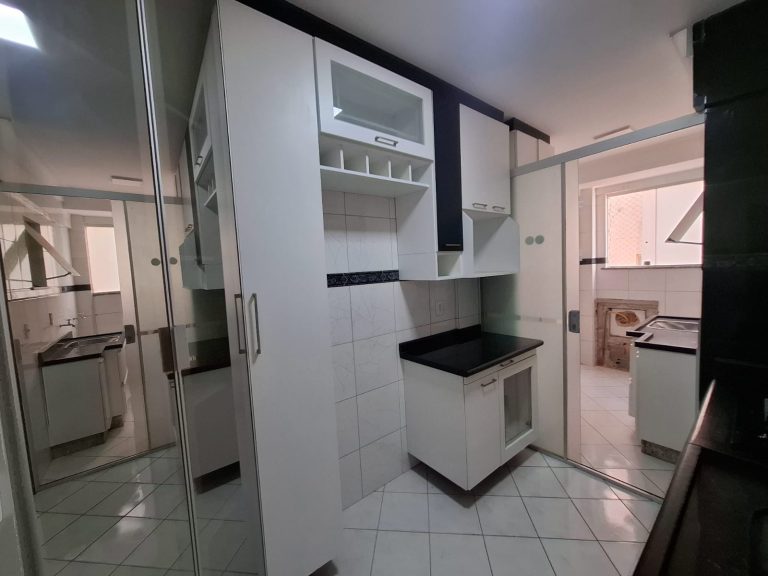 Apartamento mobiliado no bairro Candeias