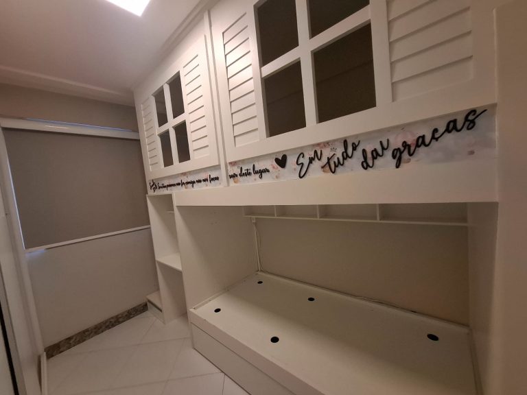 Apartamento mobiliado no bairro Candeias