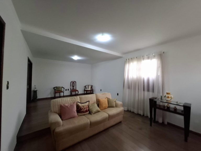 🏡 Casa de Alto Padrão para Locação no Bairro Recreio