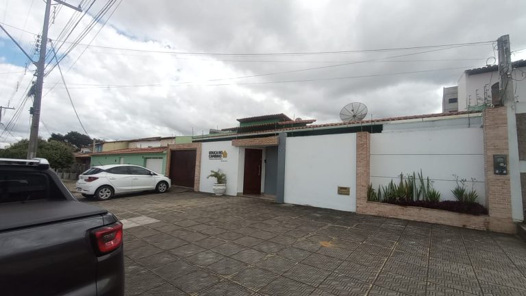Casa disponível para locação ou venda no Parque Candeias