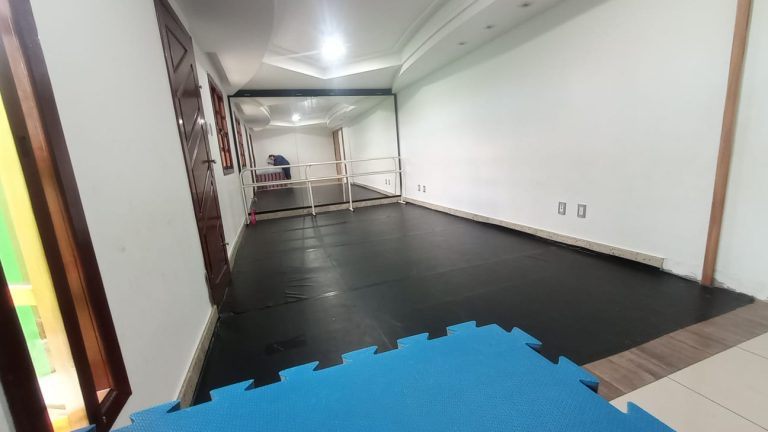Casa disponível para locação ou venda no Parque Candeias