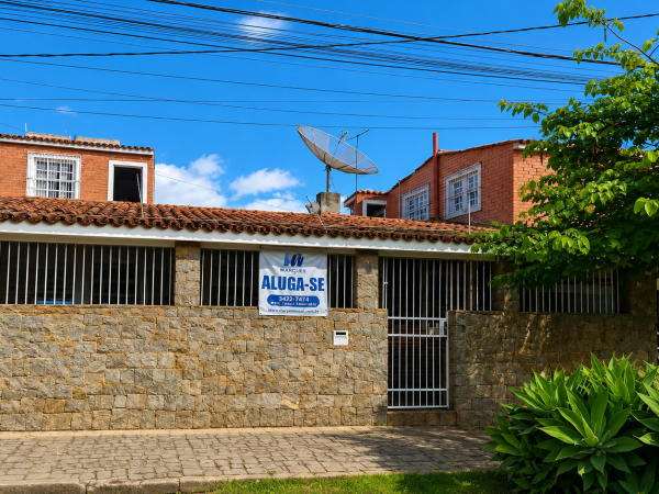 CASA PARA LOCAÇÃO – AV. JOÃO ABUCHIDID, BAIRRO CANDEIAS
