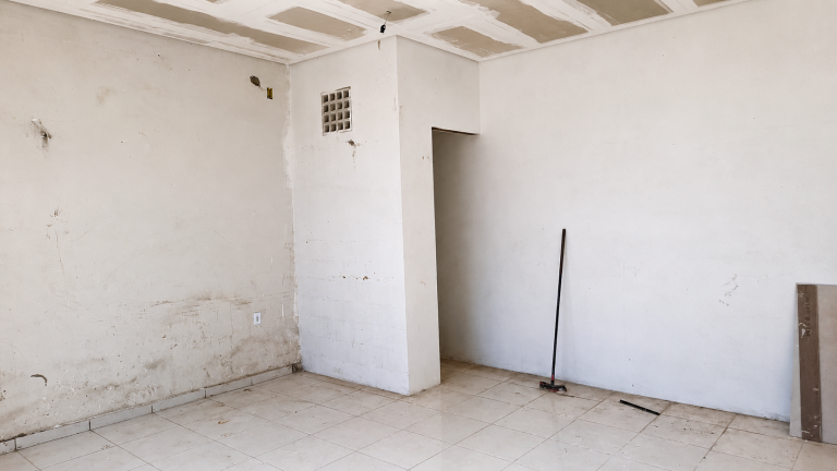 SALA COMERCIAL PARA LOCAÇÃO – RUA ULISSES DO PRADO