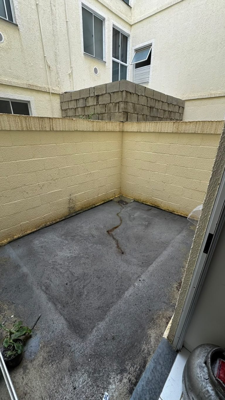 APARTAMENTO TÉRREO COM 2 QUINTAIS PARA ALUGUEL